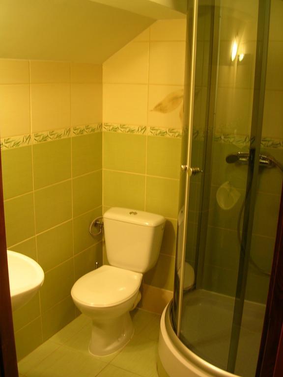 Pokoje Goscinne U Krysi Mizerna Quarto foto
