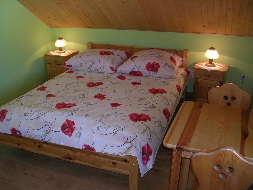 Pokoje Goscinne U Krysi Mizerna Quarto foto
